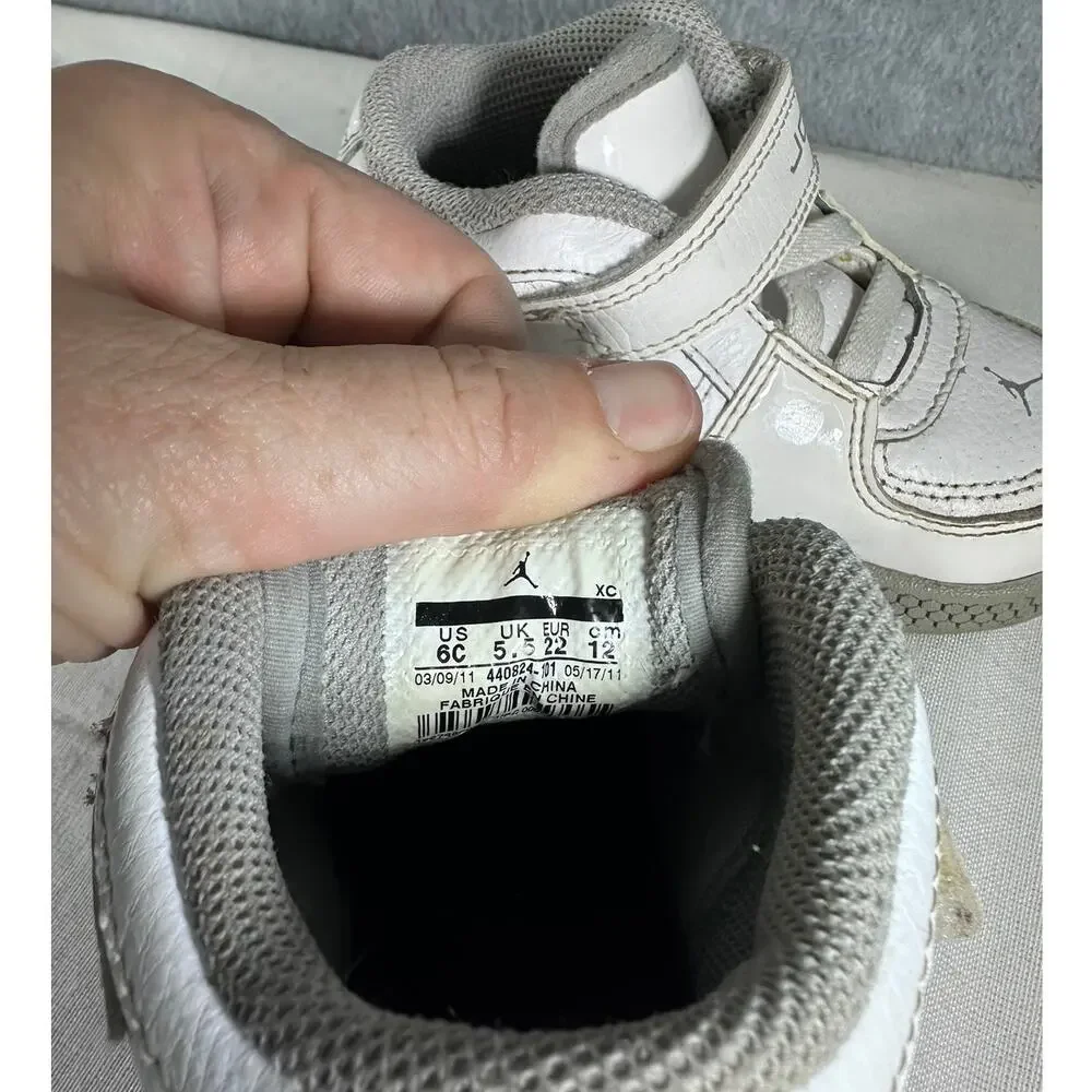 Nike Jordan Flight 23 White Infant Toddler 6C Elastic Sneaker